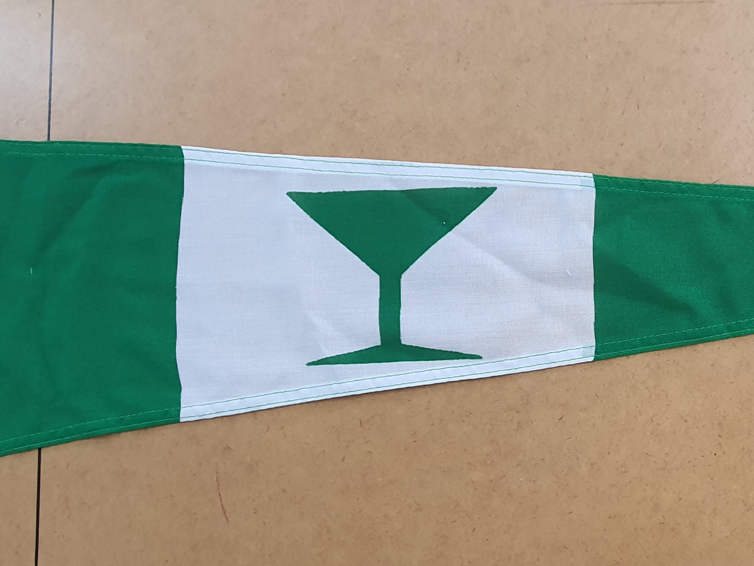 Green gin pennant 